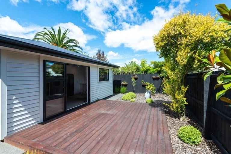 Photo of property in 258a Edgeware Road, Edgeware, Christchurch, 8013