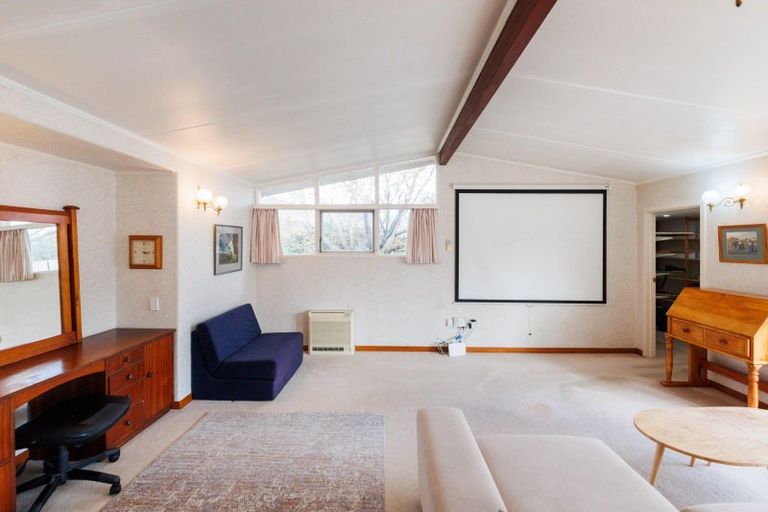 Photo of property in 21 Saint Albans Avenue, Hokowhitu, Palmerston North, 4410