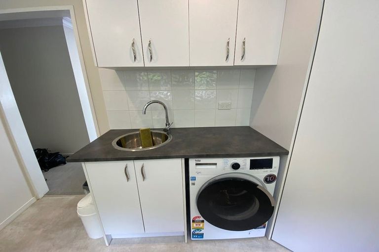 Photo of property in 2 Kopiko Way, Brooklyn, Wellington, 6021