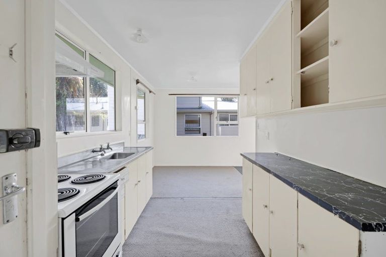 Photo of property in 5d Bromley Place, Westown, New Plymouth, 4310