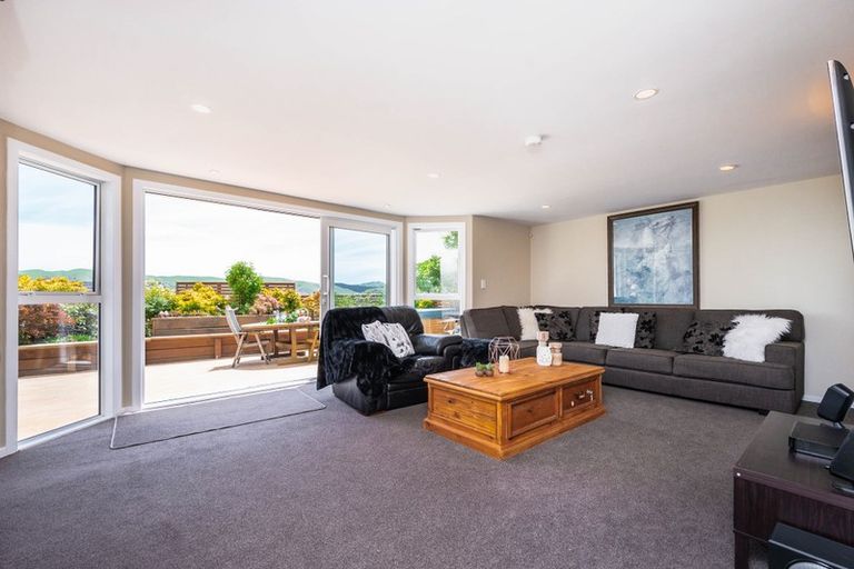 Photo of property in 4 Montserrat Place, Grenada Village, Wellington, 6037