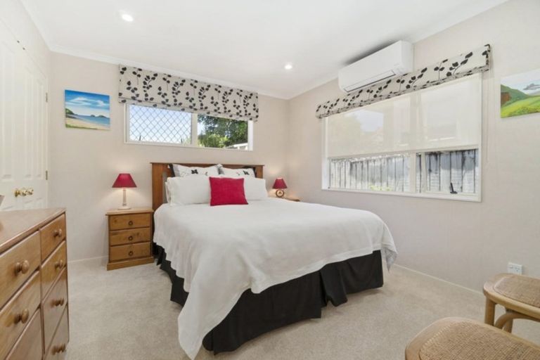 Photo of property in 2 San Fernando Way, Henderson, Auckland, 0612