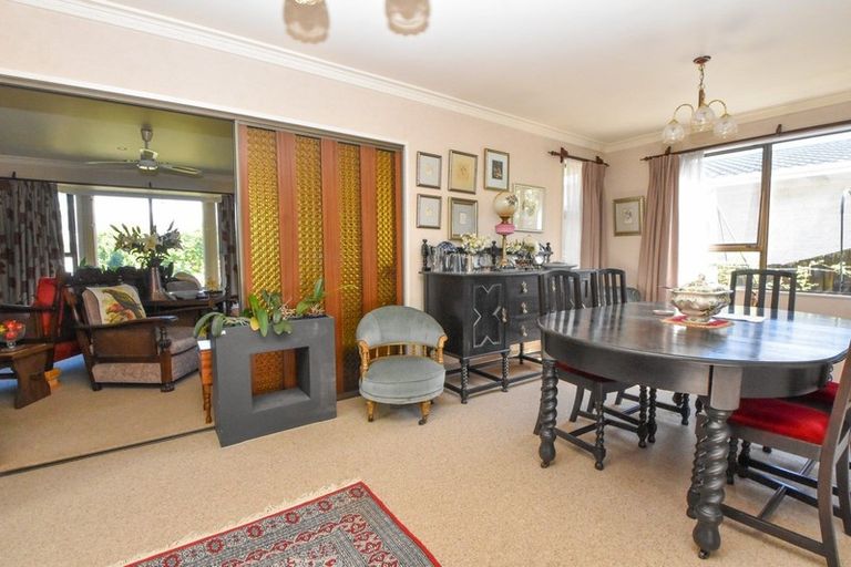 Photo of property in 6 Chisholm Place, Carterton, 5713