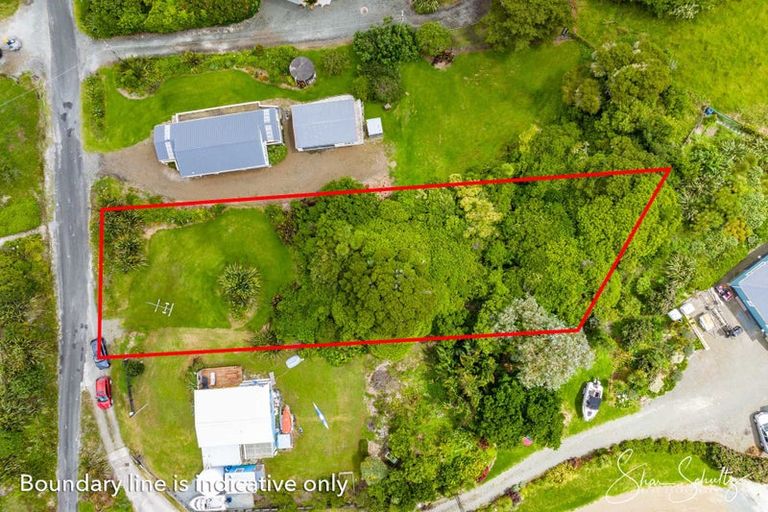 Photo of property in 9 Rigby Street, Whakapirau, 0583