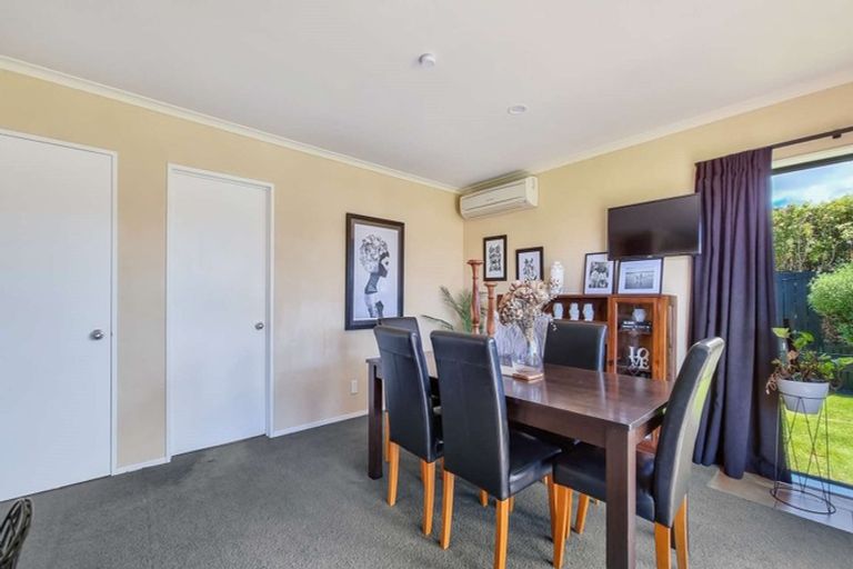 Photo of property in 14 Duggan Drive, Owhata, Rotorua, 3010