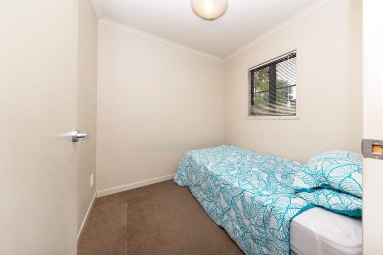 Photo of property in 24/8 Carolina Place, Albany, Auckland, 0632