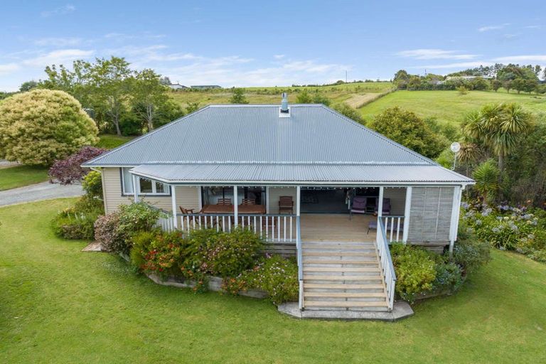 Photo of property in 306 Oneriri Road, Kaiwaka, 0573