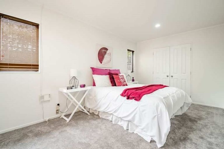 Photo of property in 8/17 Neta Grove, Henderson, Auckland, 0612