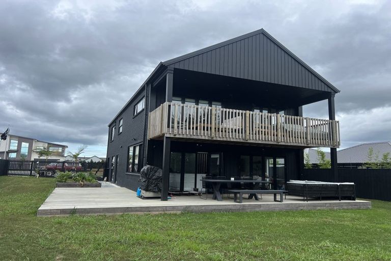 Photo of property in 35 Vogwill Road, Kumeu, 0810