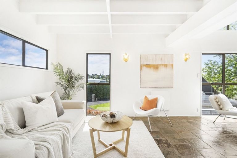 Photo of property in 1/49 Park Rise, Campbells Bay, Auckland, 0630