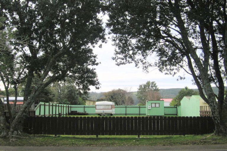 Photo of property in 102 Chartwell Avenue, Whangamata, 3620