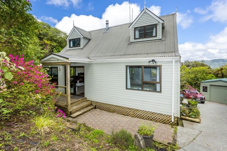 Photo of property in 107 Avro Road, Blue Mountains, Upper Hutt, 5371