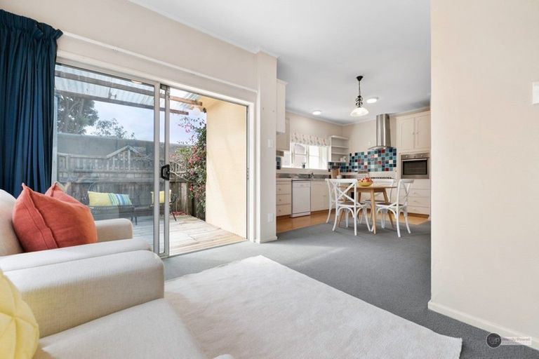 Photo of property in 51 Oxford Terrace, Hutt Central, Lower Hutt, 5011
