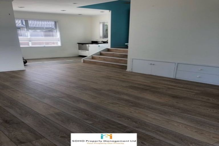 Photo of property in 14 Ellison Place, Pakuranga Heights, Auckland, 2010