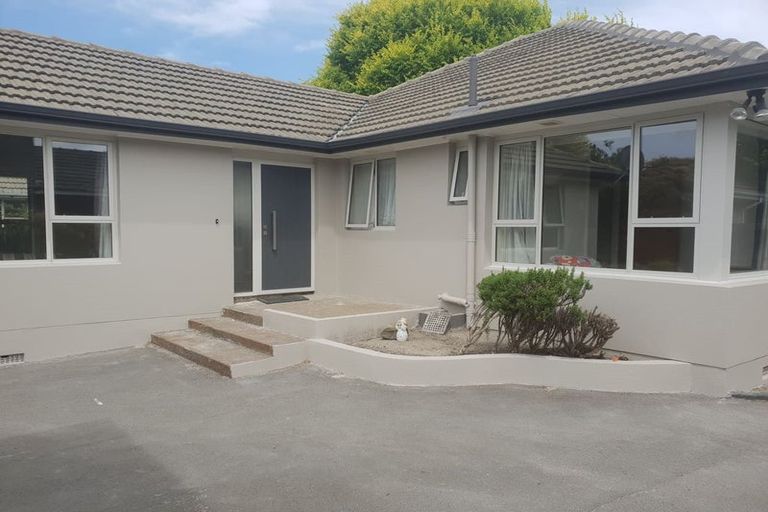 Photo of property in 37 Acacia Avenue, Upper Riccarton, Christchurch, 8041