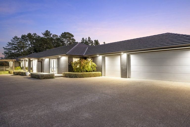 Photo of property in 583 State Highway 16, Kumeu, 0891