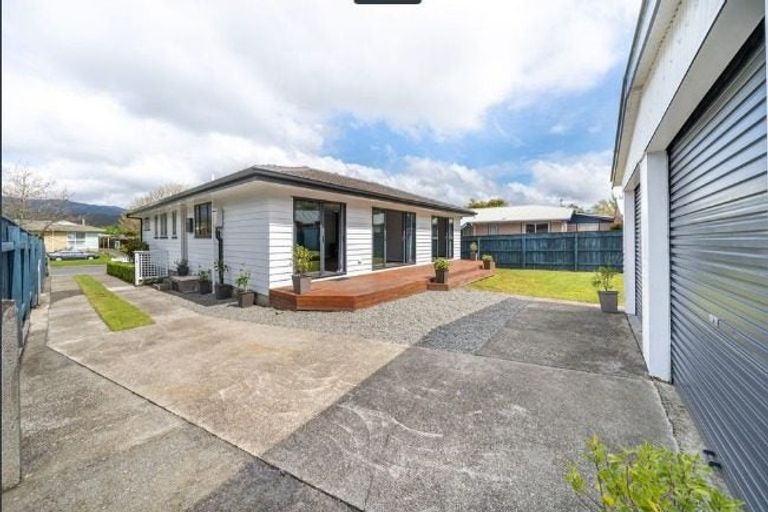 Photo of property in 198 California Drive, Totara Park, Upper Hutt, 5018