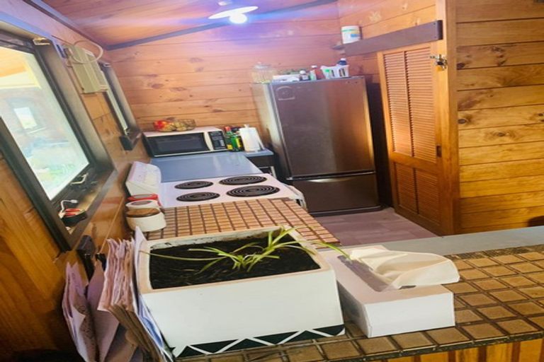 Photo of property in 5 Pinehurst Place, Wattle Downs, Auckland, 2103