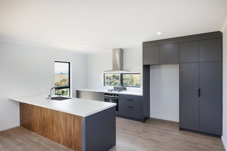 Photo of property in 54 Sardinia Grove, Fitzherbert, Palmerston North, 4410