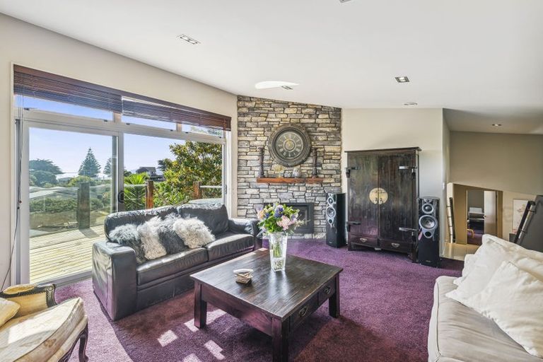 Photo of property in 11 Metzenthin Close, Raumati South, Paraparaumu, 5032
