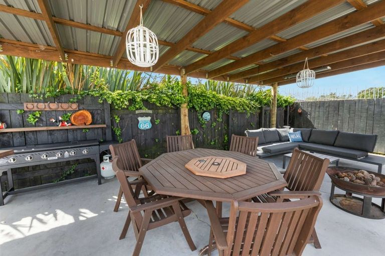 Photo of property in 30 John F Kennedy Drive, Milson, Palmerston North, 4414