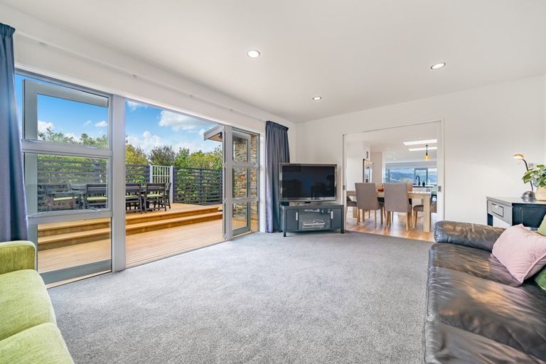 Photo of property in 75 Mount Marua Way, Timberlea, Upper Hutt, 5018
