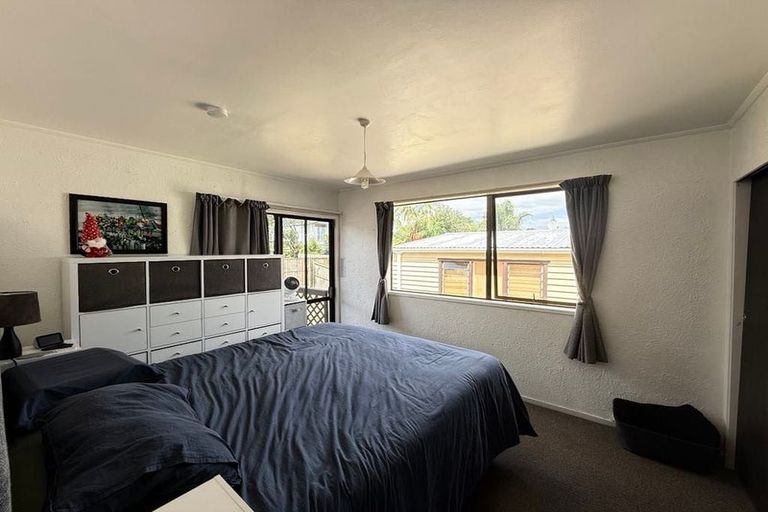 Photo of property in 11 Lyren Place, Half Moon Bay, Auckland, 2012