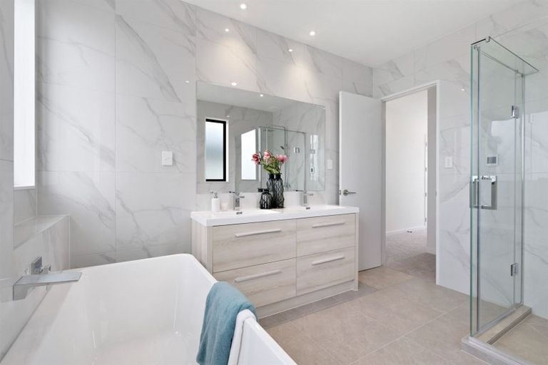 Photo of property in 36 Sunnyheights Road, Orewa, 0931