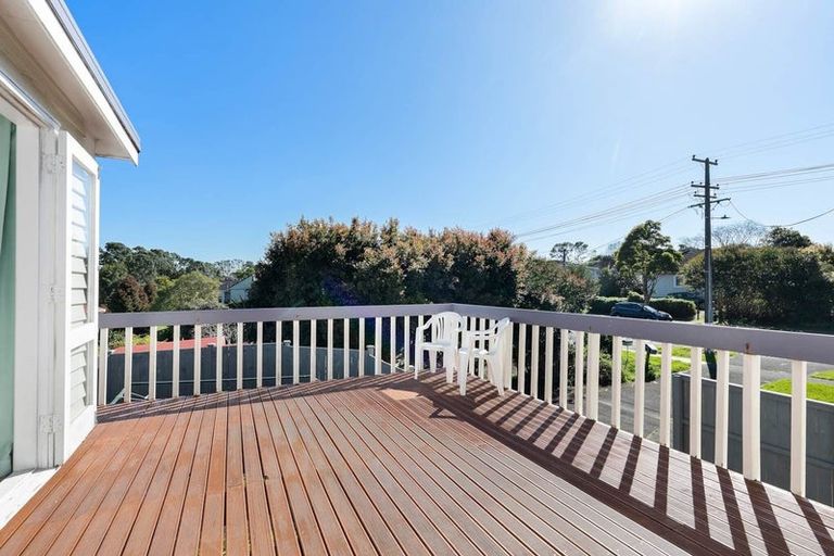 Photo of property in 11 Craigbank Avenue, New Lynn, Auckland, 0600