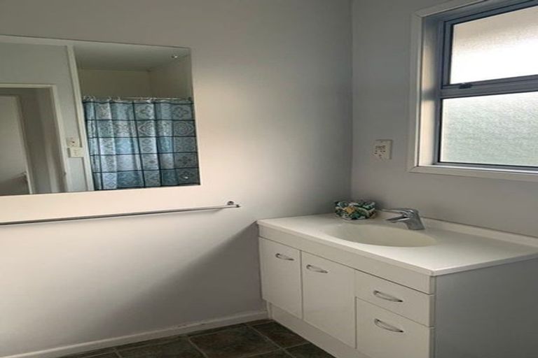 Photo of property in 2/27 Thorrington Road, Cashmere, Christchurch, 8022