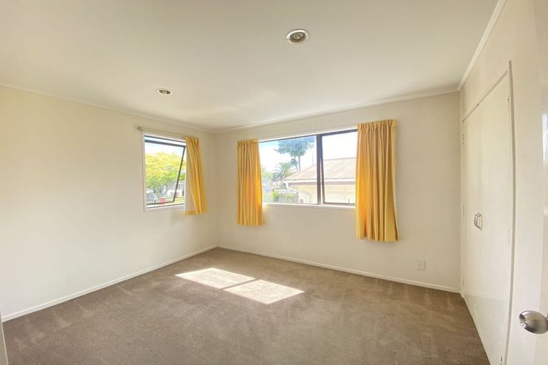 Photo of property in 39 Casuarina Road, Half Moon Bay, Auckland, 2012