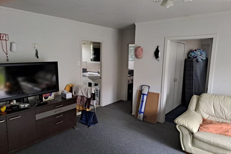 Photo of property in 1/34 Stanley Road, Glenfield, Auckland, 0629