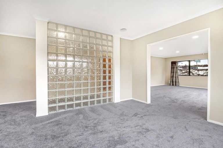 Photo of property in 24 Caulfield Place, Pukehangi, Rotorua, 3015