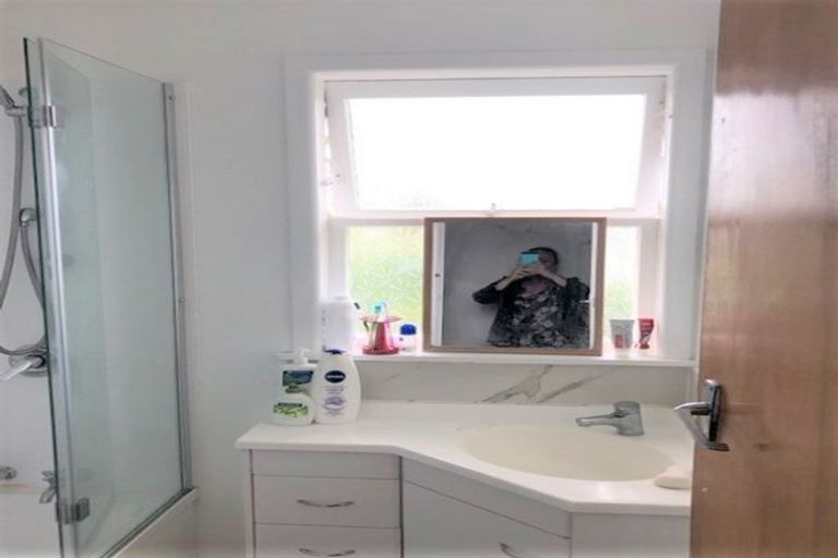 Photo of property in 54 Bentley Avenue, Glenfield, Auckland, 0629