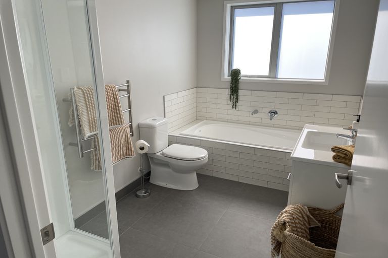 Photo of property in 16 Archibald Drive, Wainui, 0932