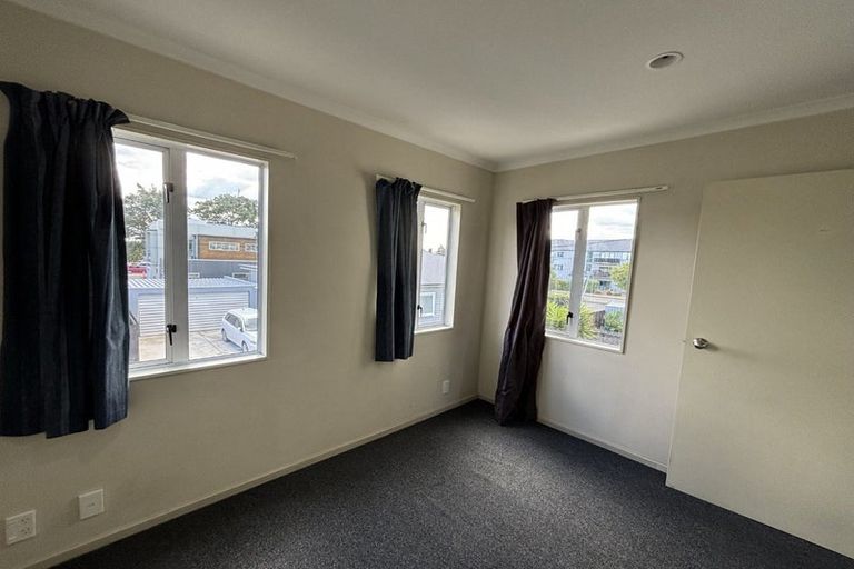 Photo of property in 135 Waltham Road, Sydenham, Christchurch, 8023