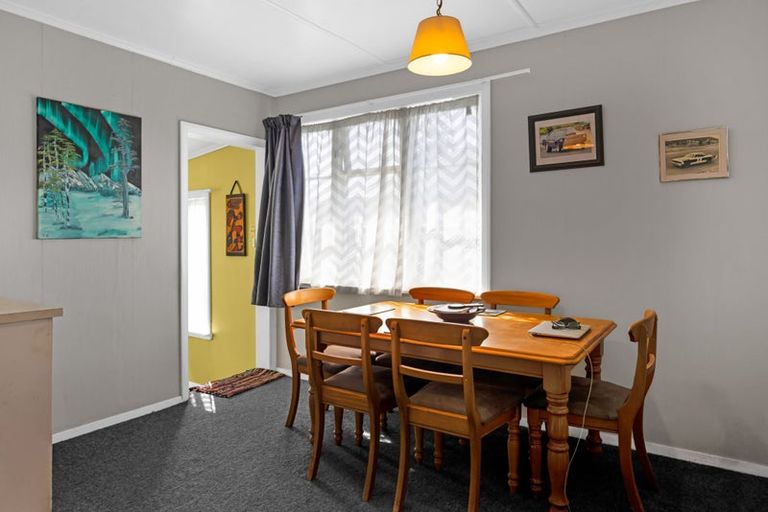 Photo of property in 30 Leicester Street, Patea, 4520