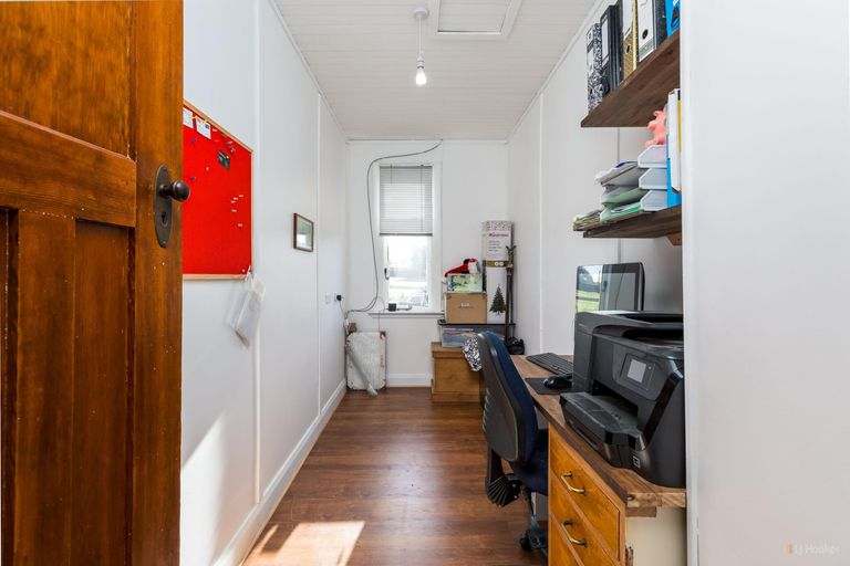 Photo of property in 19 Mount John Road, Waimate, 7977