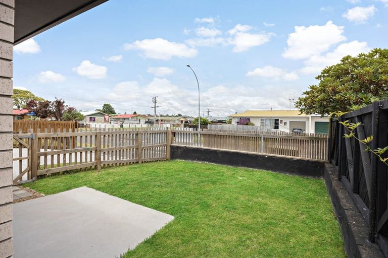 Photo of property in 2/2 Grange Avenue, Nawton, Hamilton, 3200