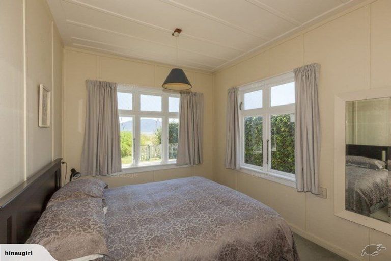 Photo of property in 37 Manly Street, Paraparaumu Beach, Paraparaumu, 5032