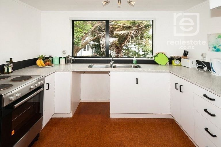 Photo of property in 2/25 Philson Terrace, Browns Bay, Auckland, 0630