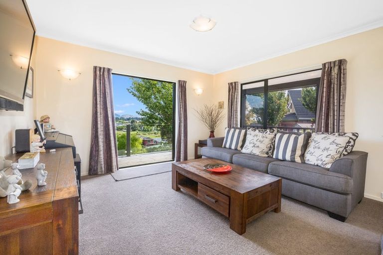 Photo of property in 25 Pine Ridge Terrace, Waikanae Beach, Waikanae, 5036