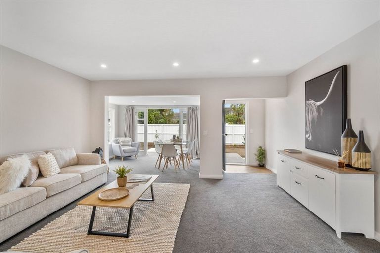 Photo of property in 9 Derrett Place, Saint Martins, Christchurch, 8022