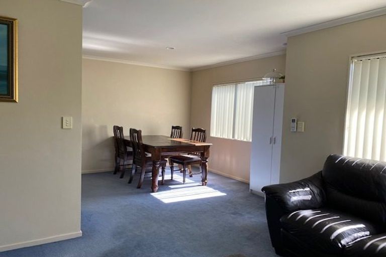 Photo of property in 11a Coubray Place, Botany Downs, Auckland, 2010