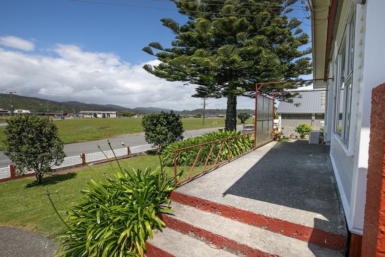 Photo of property in 36 Reid Street, Blaketown, Greymouth, 7805