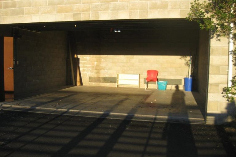 Photo of property in 4 Lyons Crescent, Strathmore Park, Wellington, 6022