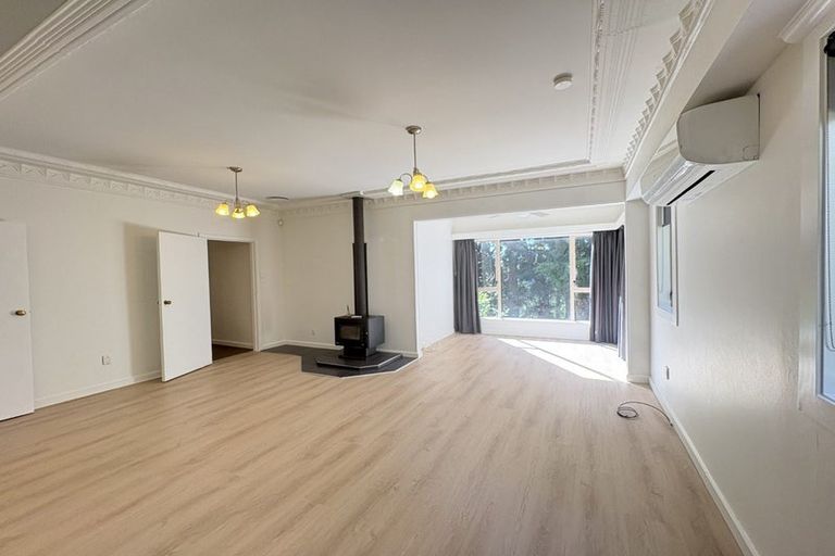 Photo of property in 235 Forest Road, Waiatarua, Auckland, 0612