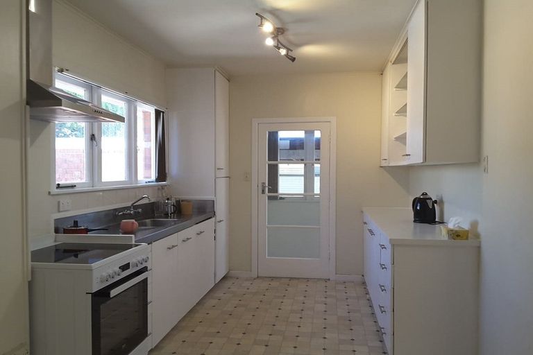 Photo of property in 1/16 Taharoto Road, Takapuna, Auckland, 0622