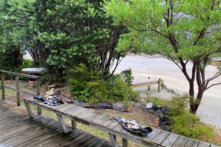 Photo of property in 44 Totara Avenue, Collingwood, 7073