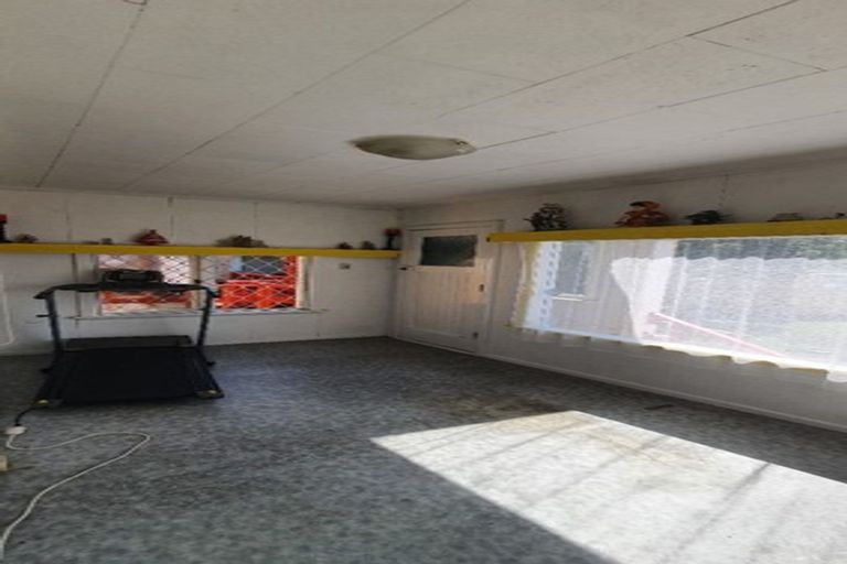 Photo of property in 385 West Coast Road, Glen Eden, Auckland, 0602